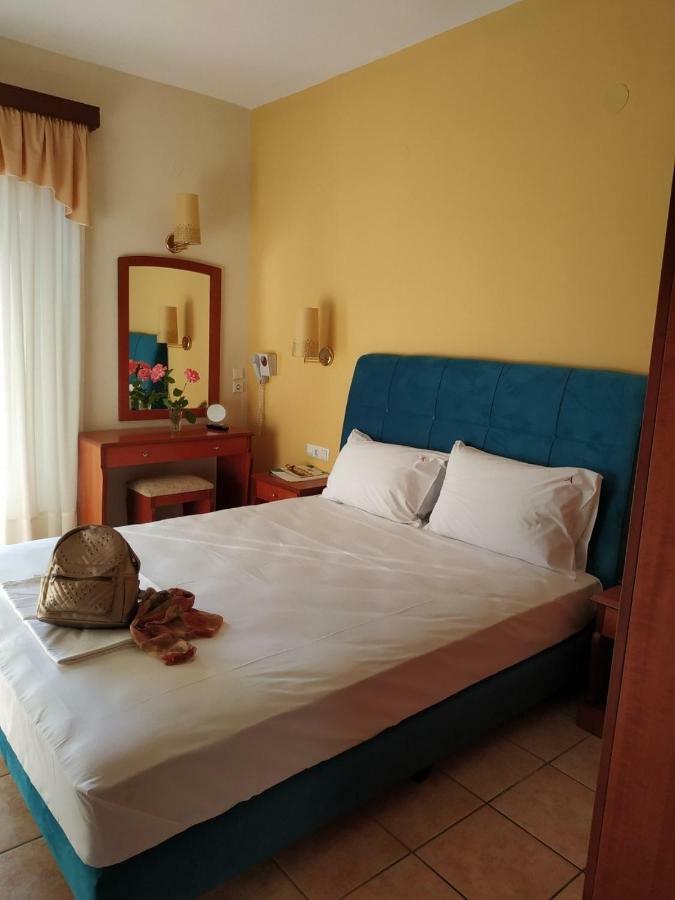 Amalia Aparthotel Palaiontsiflikion Exterior photo